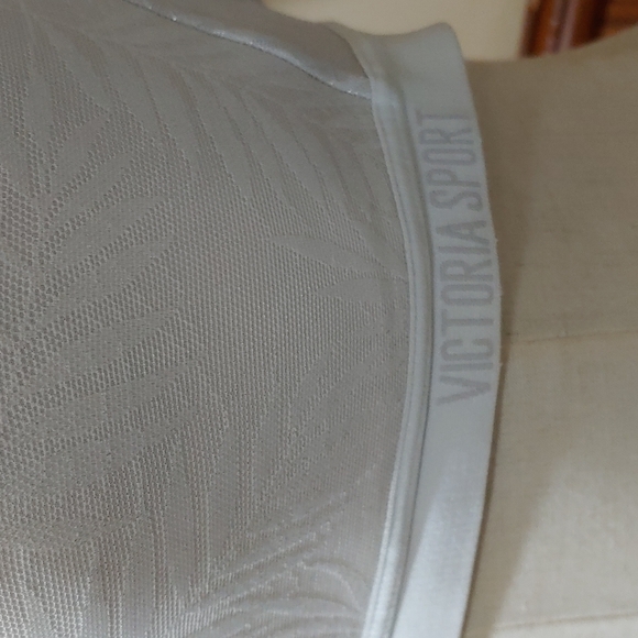 Victoria's Secret Shimmer Leaves Sports Bra 34D - Picture 7 of 16